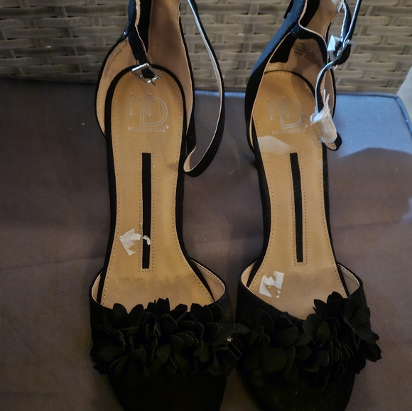 New Direction  black size 10 heels - Picture 2 of 4